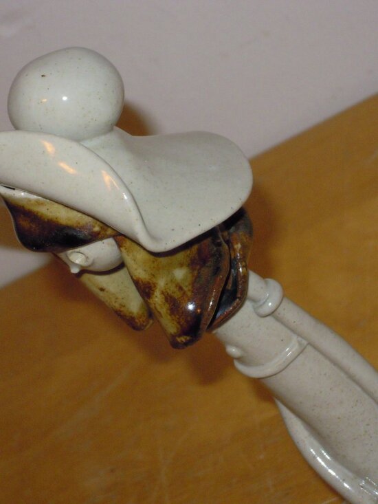 Vintage Art Studio Pottery Standing Lady Woman Girl Hippie Figurine SIGNED PM - Picture 5 of 7